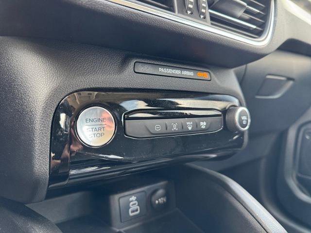 Certified 2025 Ford Escape Platinum image 21