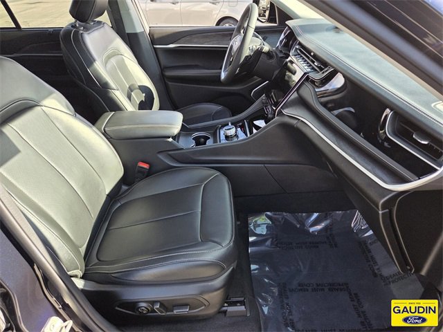 Used 2023 Jeep Grand Cherokee 30th Anniversary image 16