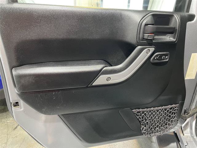 Used 2018 Jeep Wrangler Unlimited Sahara AWD/4WD image 16