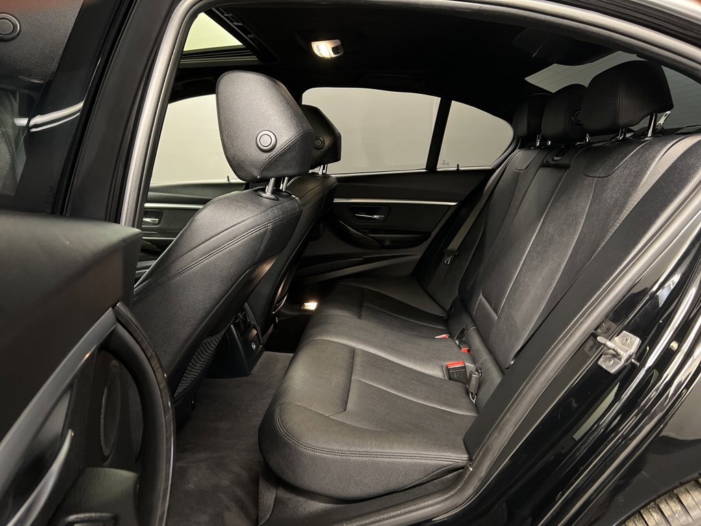 Used 2018 BMW 330i xDrive Sedan w/ Convenience Package image 29