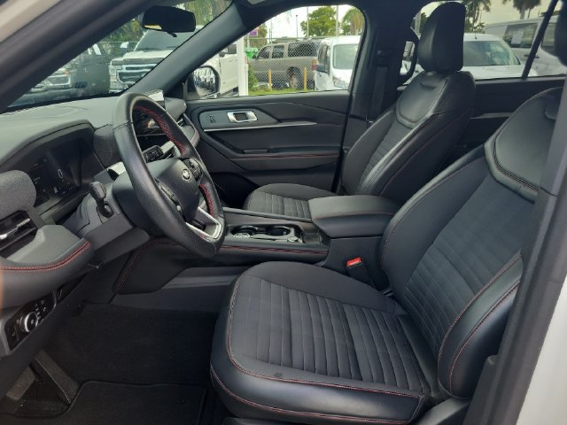 Certified 2025 Ford Explorer ST-Line RWD image 21