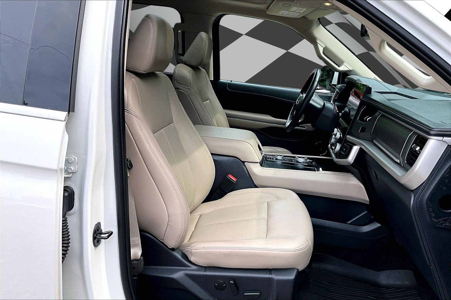 Certified 2023 Ford Expedition XLT AWD/4WD image 7