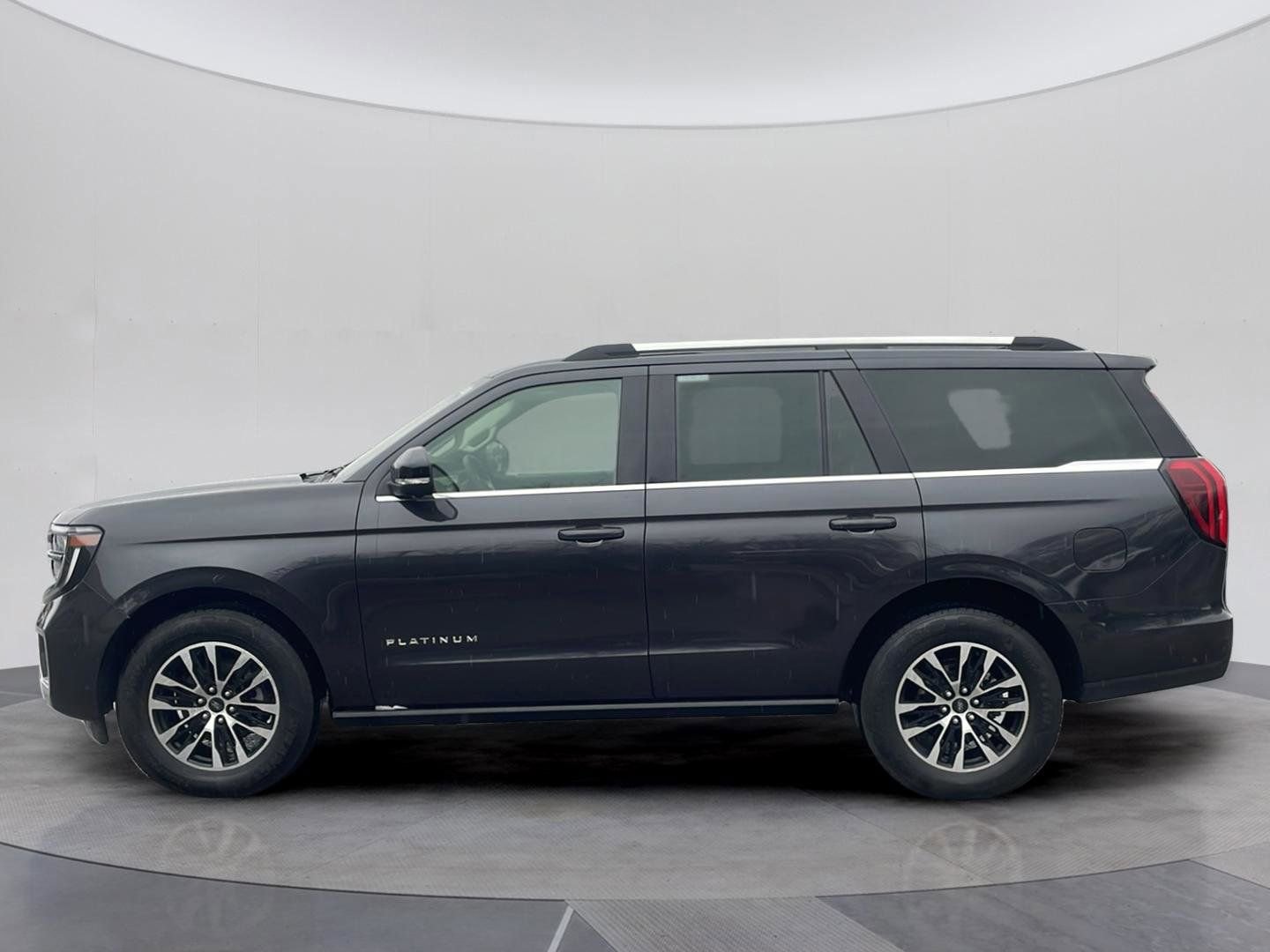 Certified 2025 Ford Expedition Platinum AWD/4WD image 2