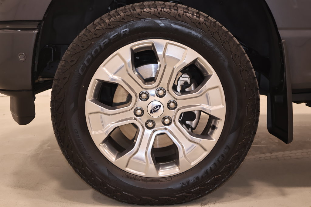 Certified 2022 Ford F150 Platinum w/ Equipment Group 701A High AWD/4WD image 45