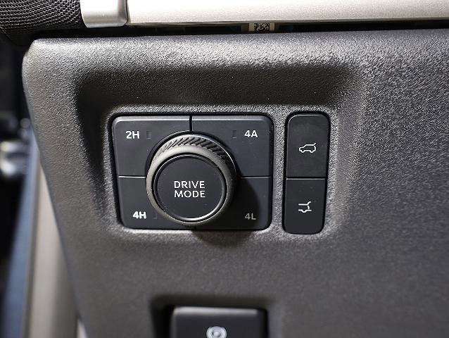 Certified 2025 Ford Expedition Active image 19