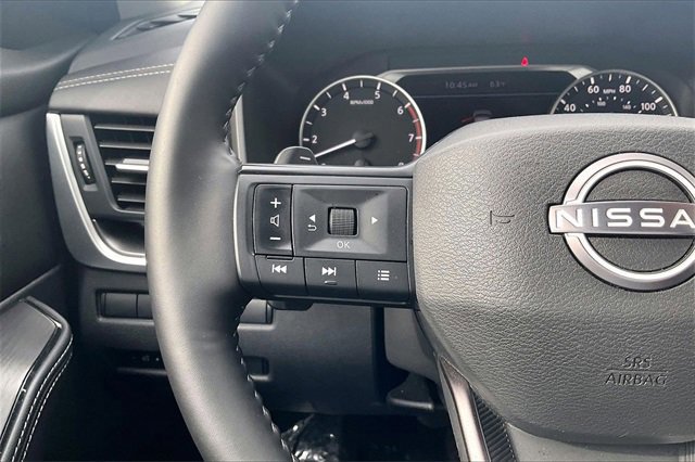 Used 2025 Nissan Rogue SV image 17