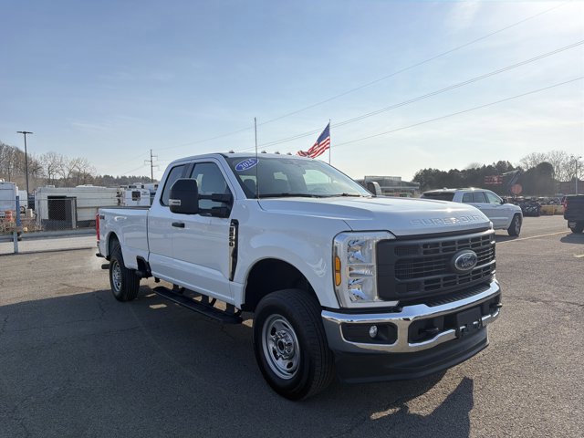 Certified 2025 Ford F250 XL w/ XL Chrome Package AWD/4WD image 3