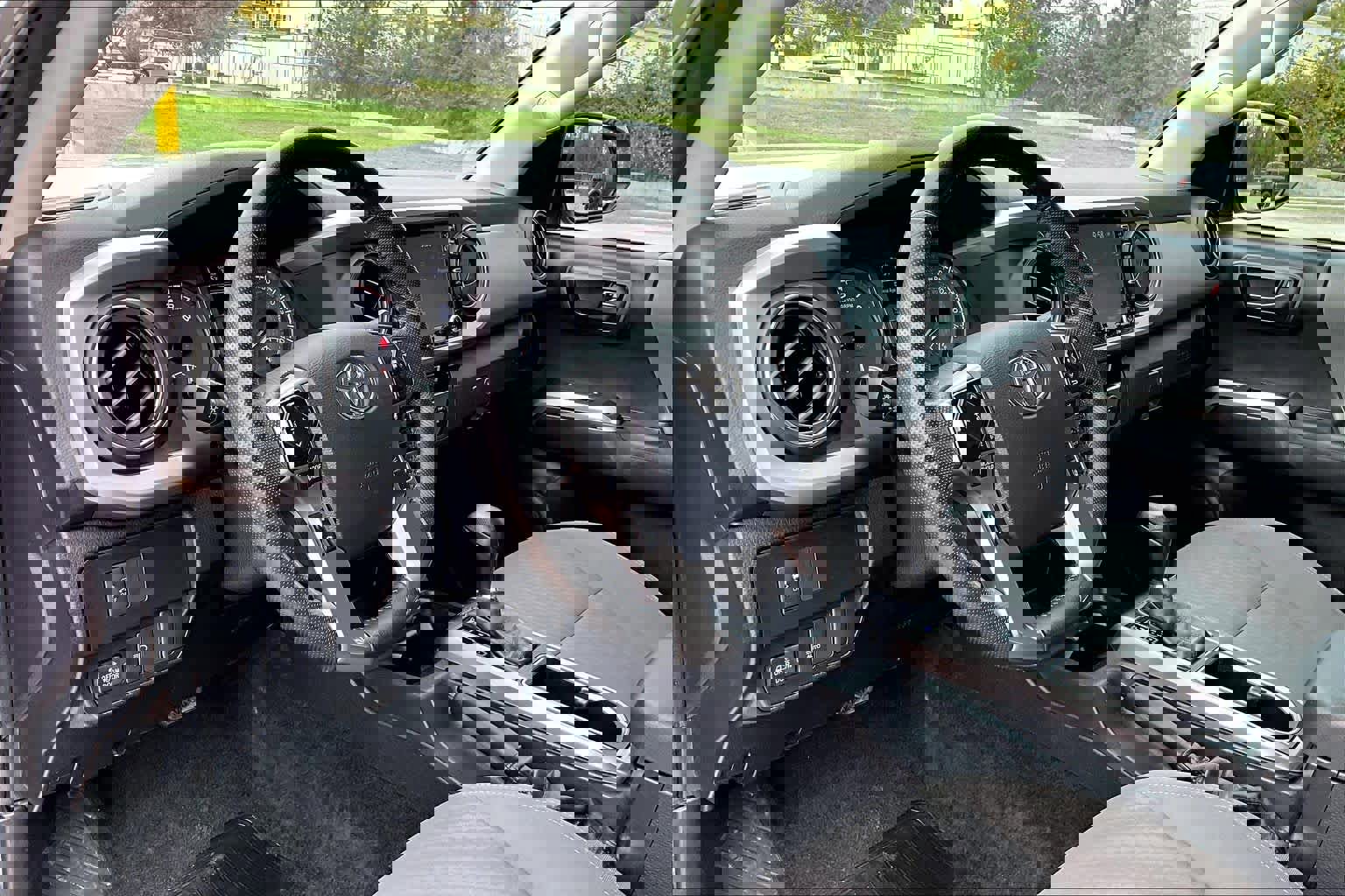 Used 2023 Toyota Tacoma SR5 image 18