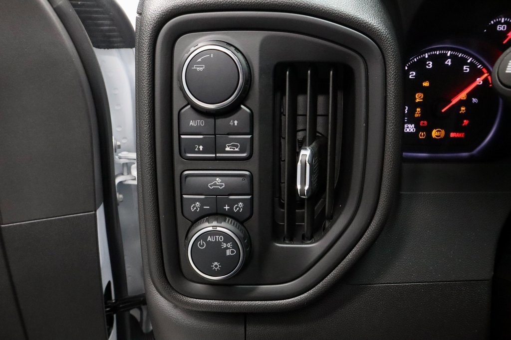 Used 2025 Chevrolet Silverado 1500 W/T image 23