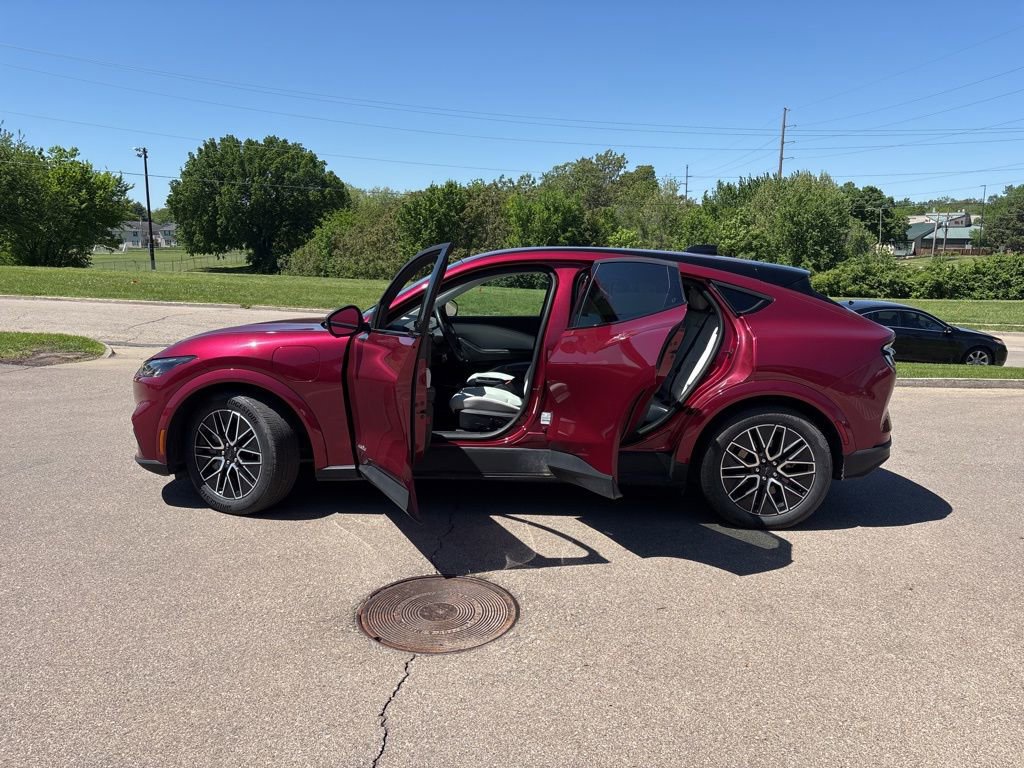 Certified 2025 Ford Mustang Mach-E Premium RWD image 7