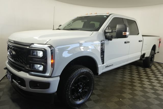 Certified 2025 Ford F350 XL w/ STX Appearance Package AWD/4WD image 4