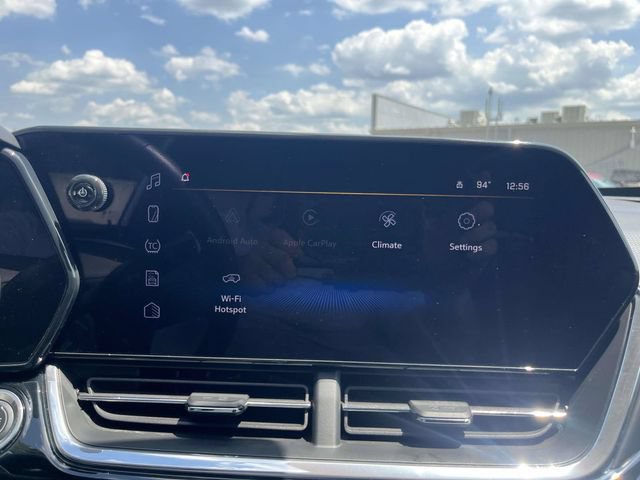 Used 2025 Chevrolet Trax RS w/ Sunroof Package FWD image 27