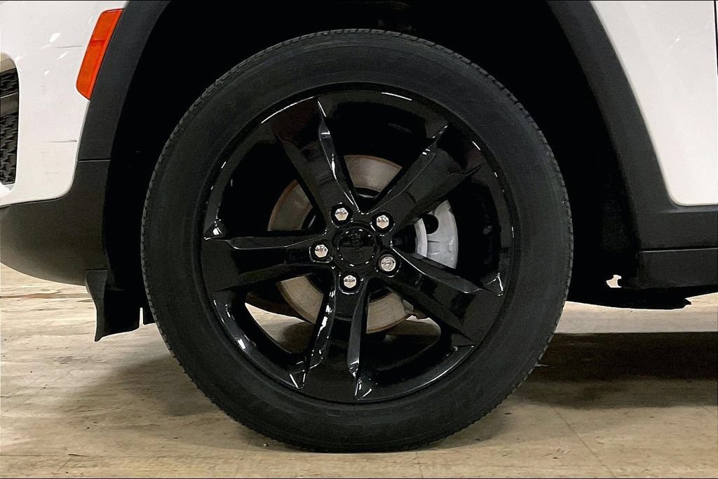 Used 2023 Jeep Grand Cherokee Altitude AWD/4WD image 9