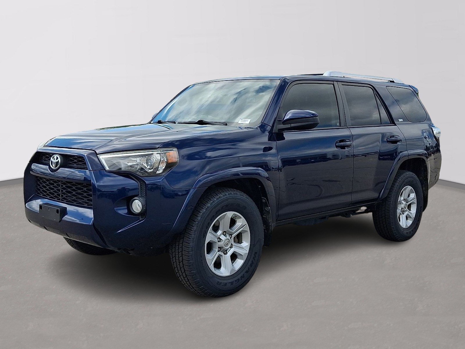 Used 2018 Toyota 4Runner SR5 RWD image 3