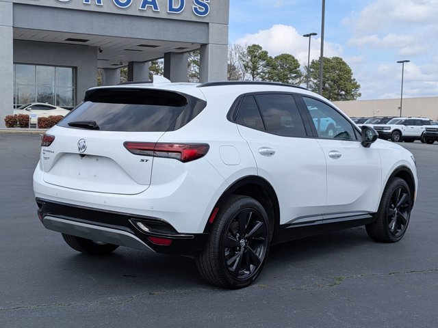 Used 2023 Buick Envision Essence w/ Technology Package I image 2