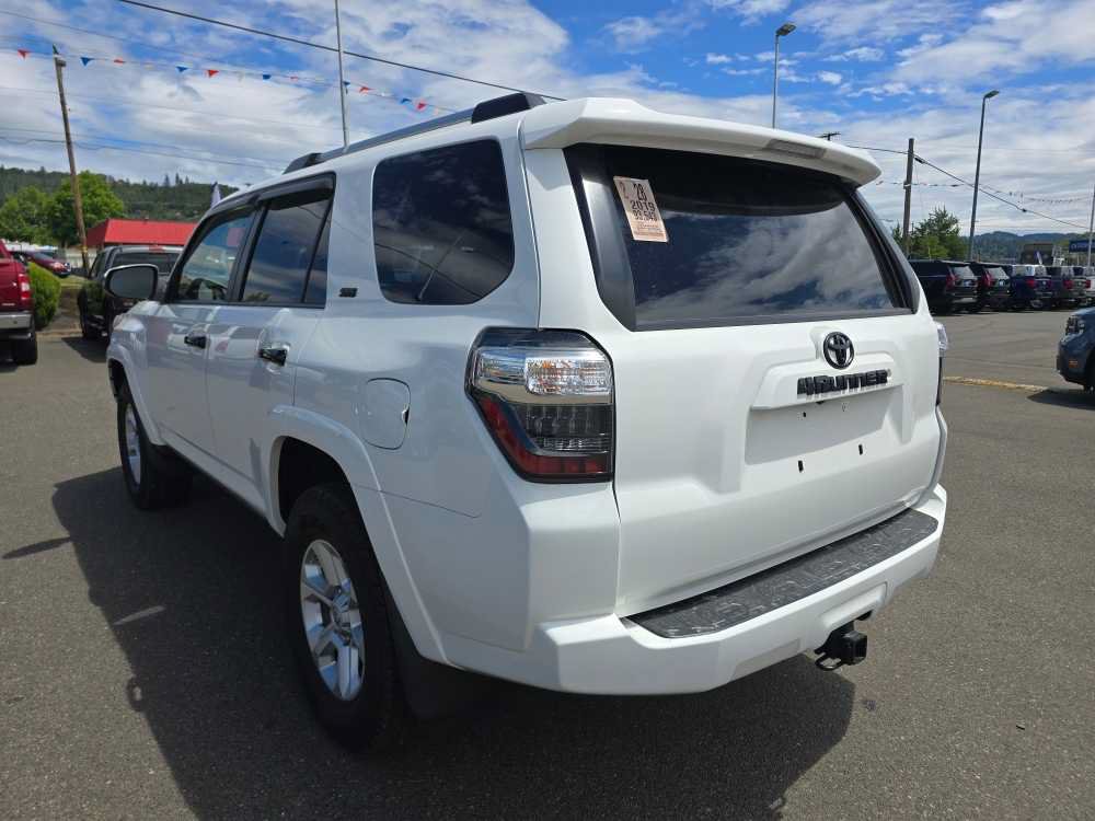Used 2019 Toyota 4Runner SR5 Premium AWD/4WD image 2