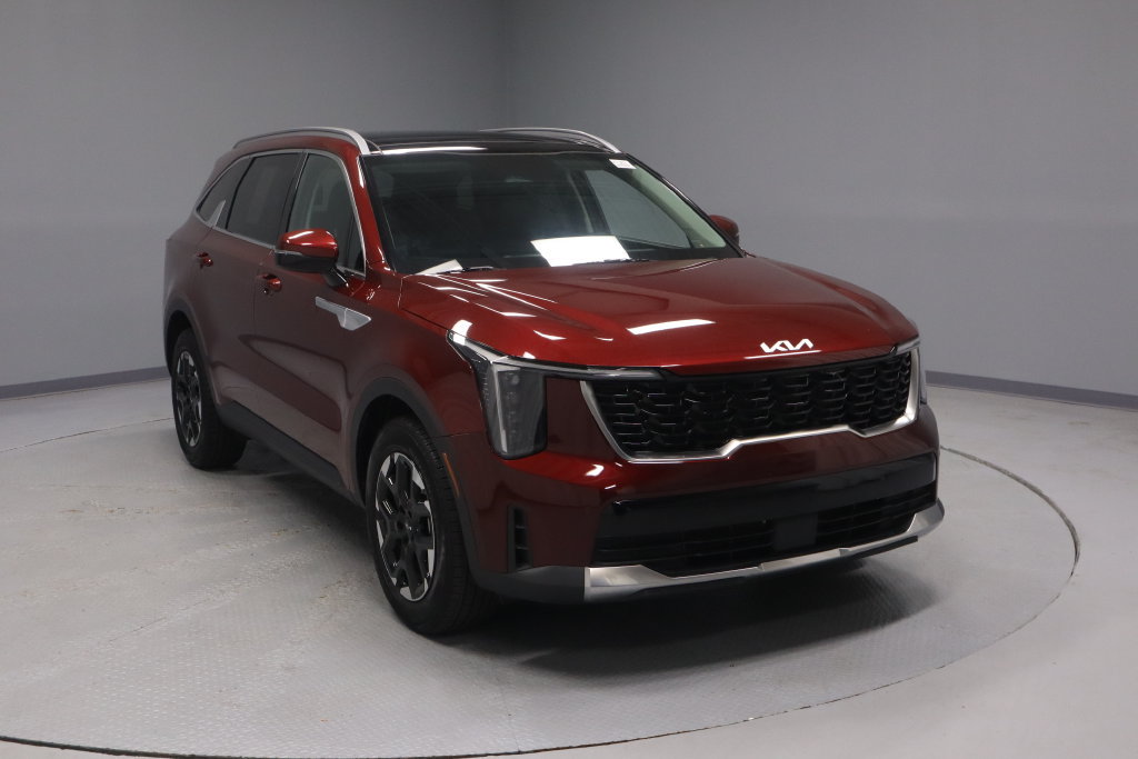 Used 2025 Kia Sorento S w/ Panoramic Sunroof Package