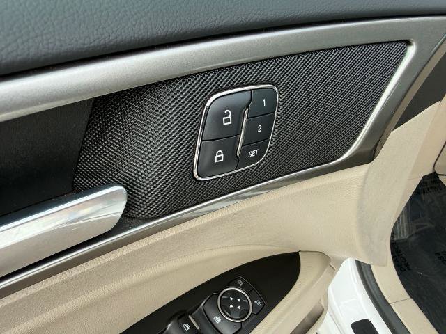 Certified 2017 Ford Fusion SE FWD image 22