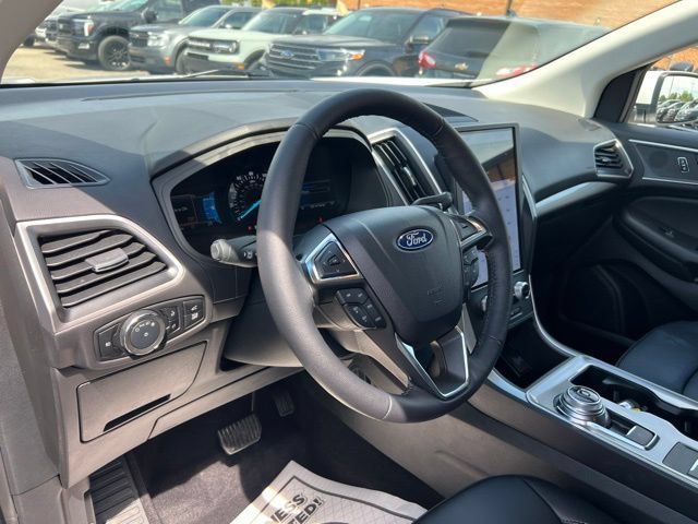 Certified 2024 Ford Edge SEL w/ Convenience Package AWD/4WD image 7