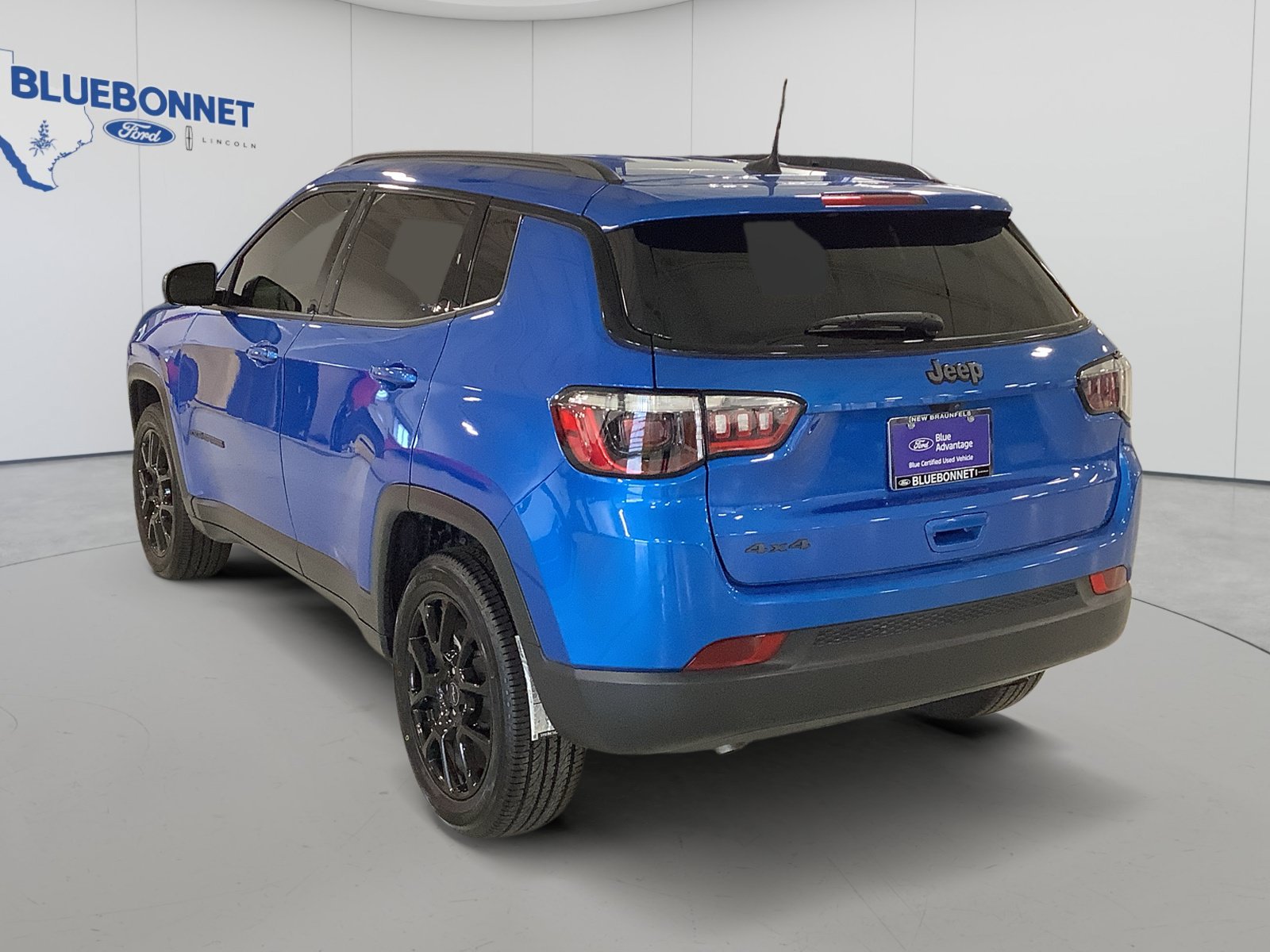 Used 2025 Jeep Compass Latitude w/ Altitude Special Edition AWD/4WD image 7