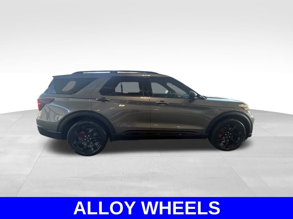 Certified 2022 Ford Explorer ST w/ ST Street Pack image 3