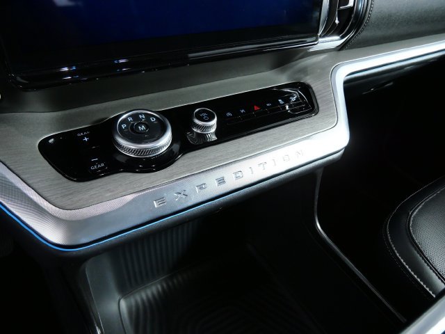 Certified 2025 Ford Expedition Max Platinum AWD/4WD image 23