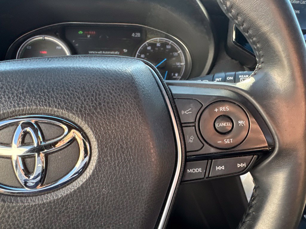 Used 2022 Toyota Venza XLE AWD/4WD image 18
