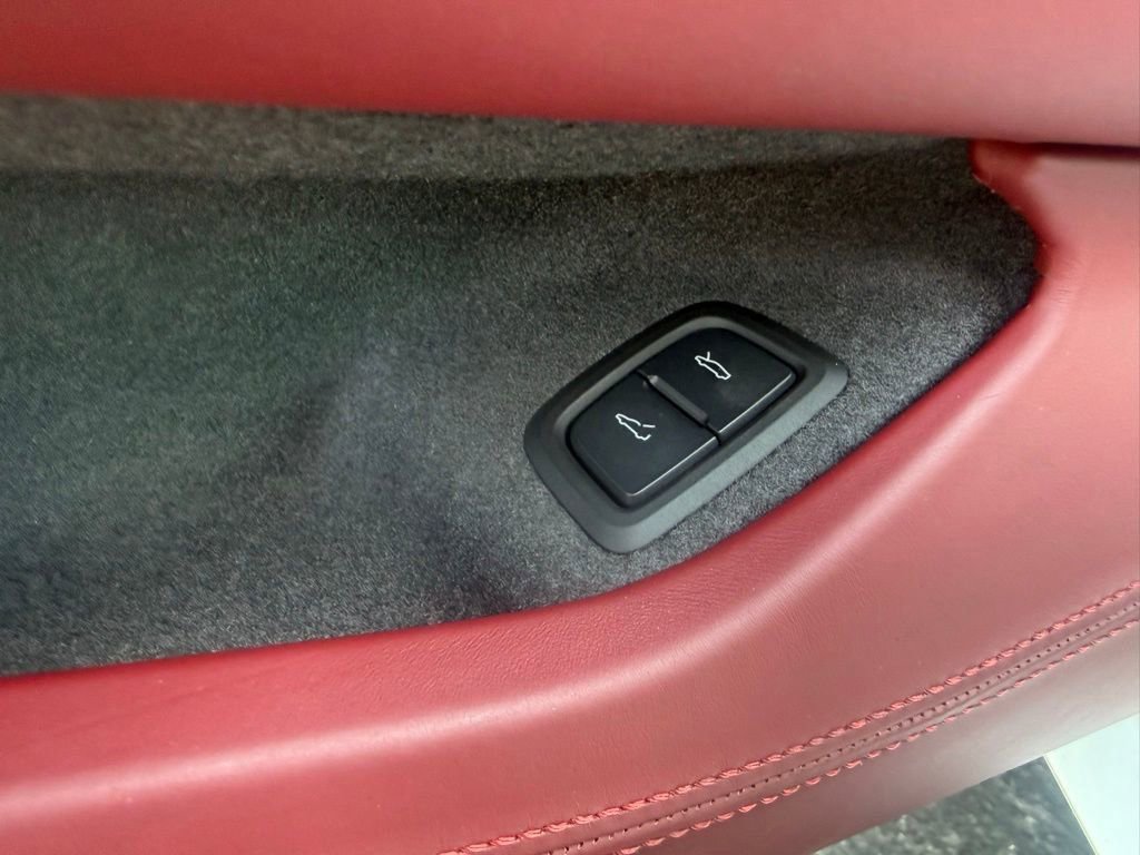 Used 2020 Chevrolet Corvette Stingray Premium Cpe w/ 3LT Preferred Equipment Group image 12