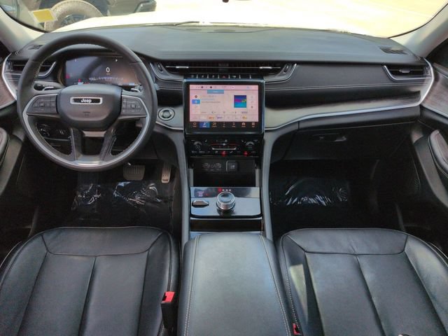 Used 2023 Jeep Grand Cherokee Limited w/ Black Appearance Package AWD/4WD image 15