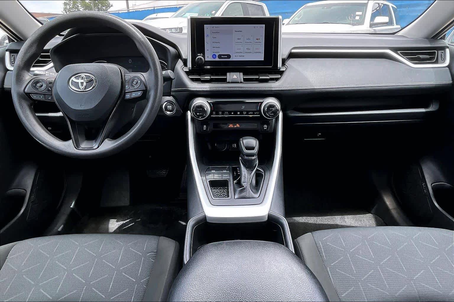 Used 2025 Toyota RAV4 XLE FWD image 14