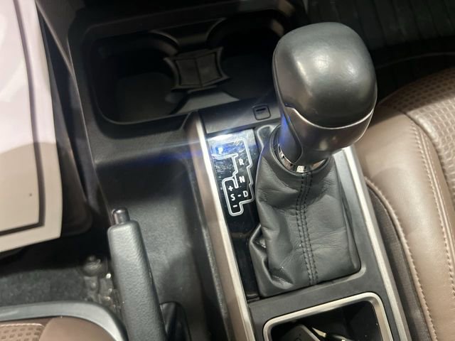 Used 2022 Toyota Tacoma Limited image 15