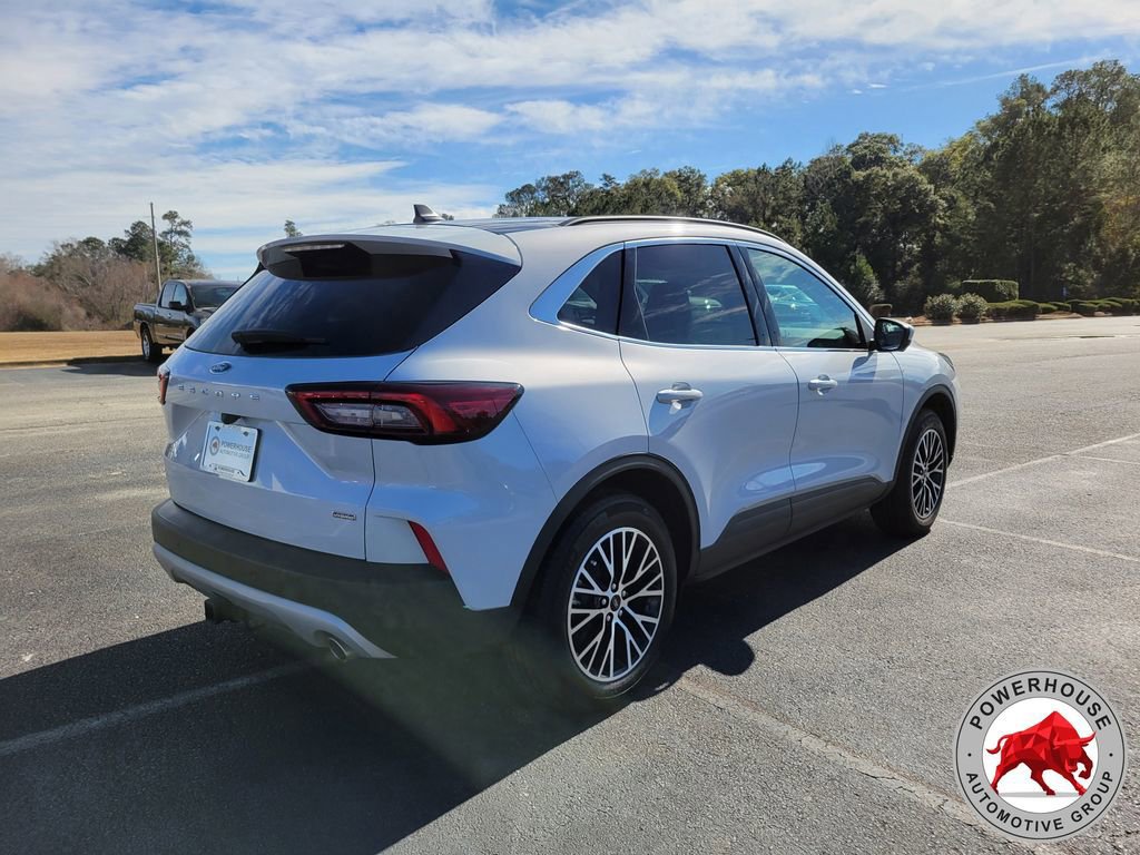 Certified 2025 Ford Escape SE w/ PHEV Premium Package image 5