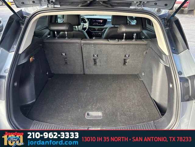 Used 2025 Buick Encore GX Preferred FWD image 11