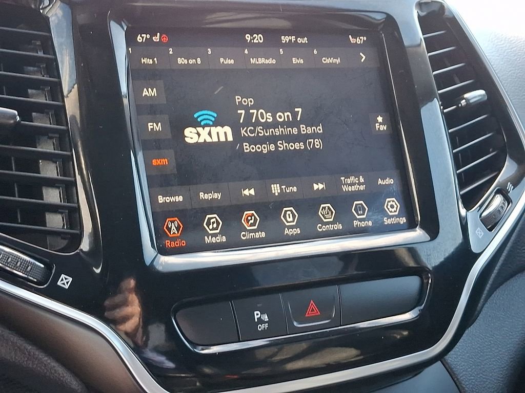 Used 2019 Jeep Cherokee Limited AWD/4WD image 16