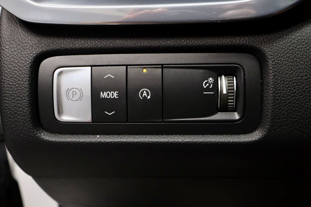 Used 2024 GMC Acadia Denali w/ LPO, Floor Liner Package FWD image 29