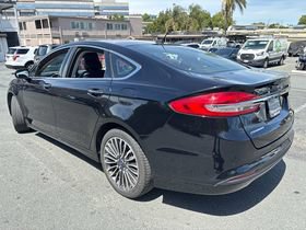 Certified 2018 Ford Fusion SE w/ Fusion SE Technology Package FWD image 6