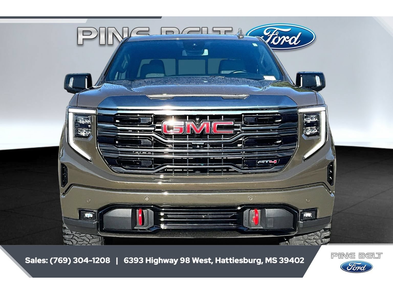 Used 2023 GMC Sierra 1500 AT4 w/ AT4 Premium Package AWD/4WD image 3