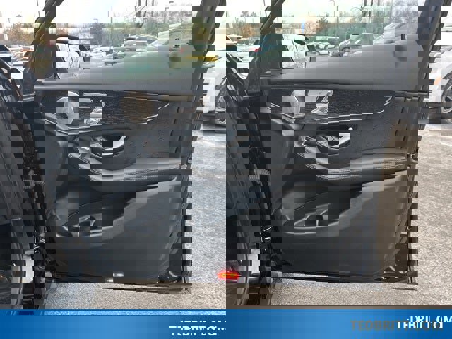 Used 2021 Mercedes-Benz GLC 300 4MATIC image 23