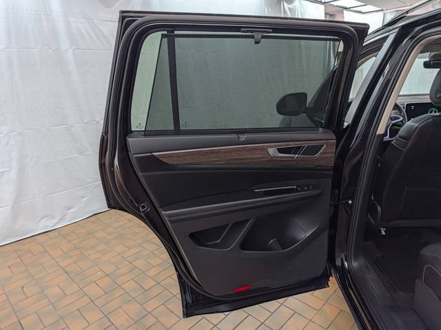 Used 2024 Volkswagen Atlas SEL AWD/4WD image 18