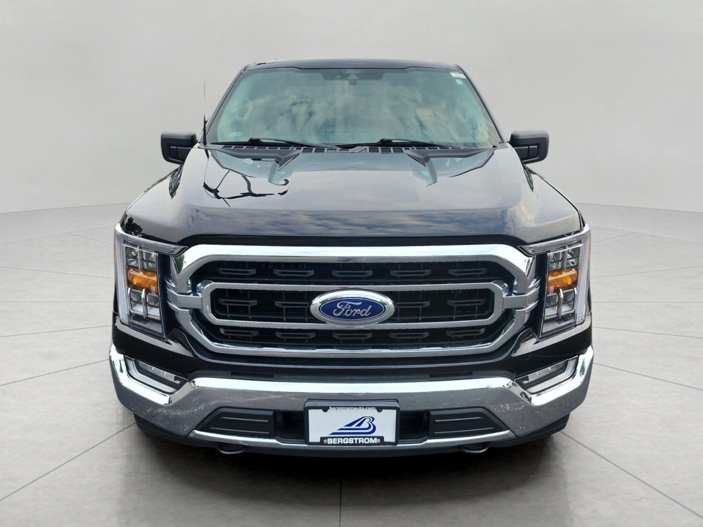 Certified 2022 Ford F150 XLT w/ Equipment Group 302A High AWD/4WD image 4