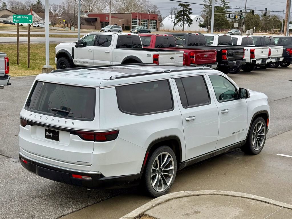 Used 2023 Jeep Wagoneer L Series III w/ Premium Group I image 3