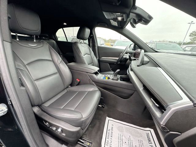 Used 2025 Cadillac XT4 Premium Luxury image 27