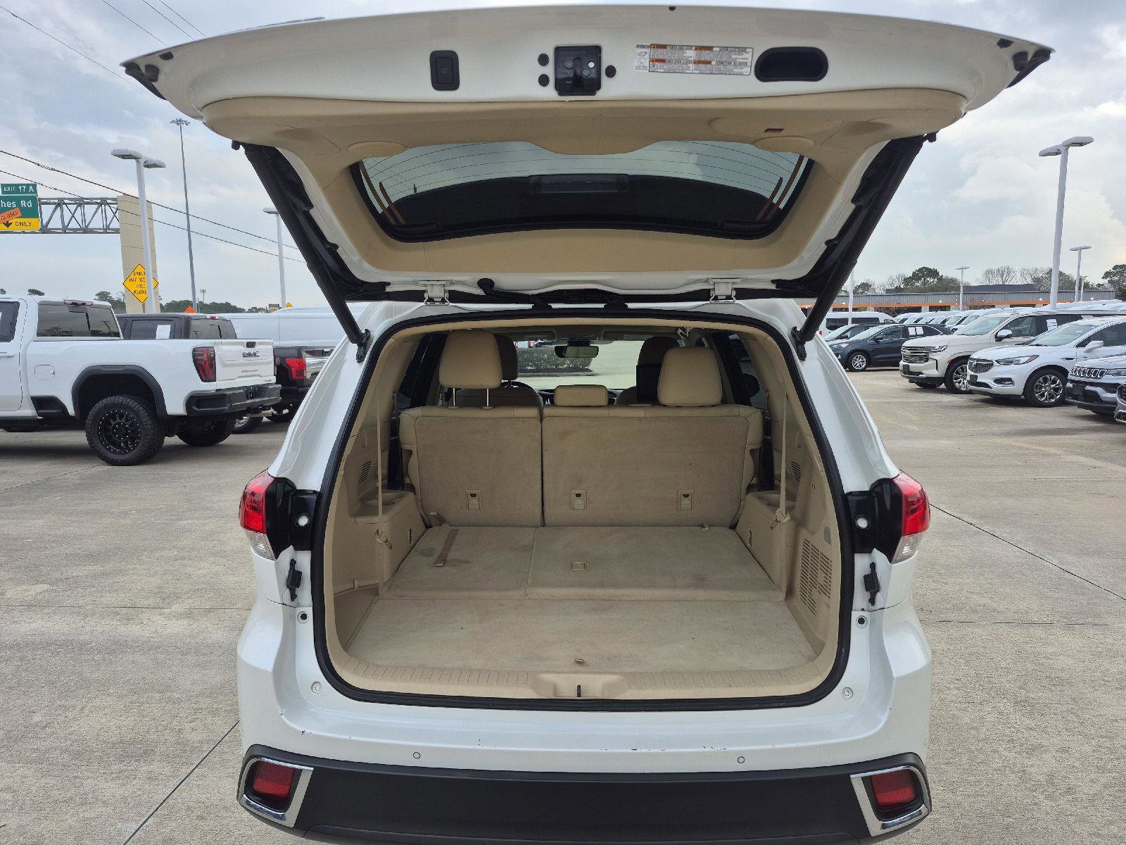 Used 2019 Toyota Highlander Limited image 8