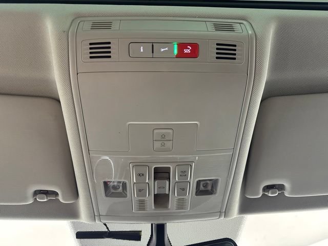 Used 2021 Volkswagen Tiguan SE AWD/4WD image 13