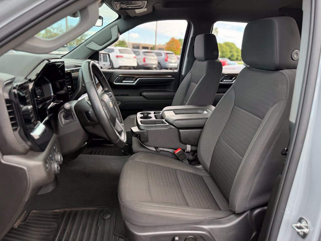 Used 2024 Chevrolet Silverado 1500 LT AWD/4WD image 13