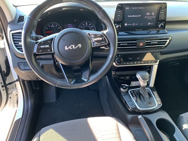 Used 2023 Kia Seltos S image 10