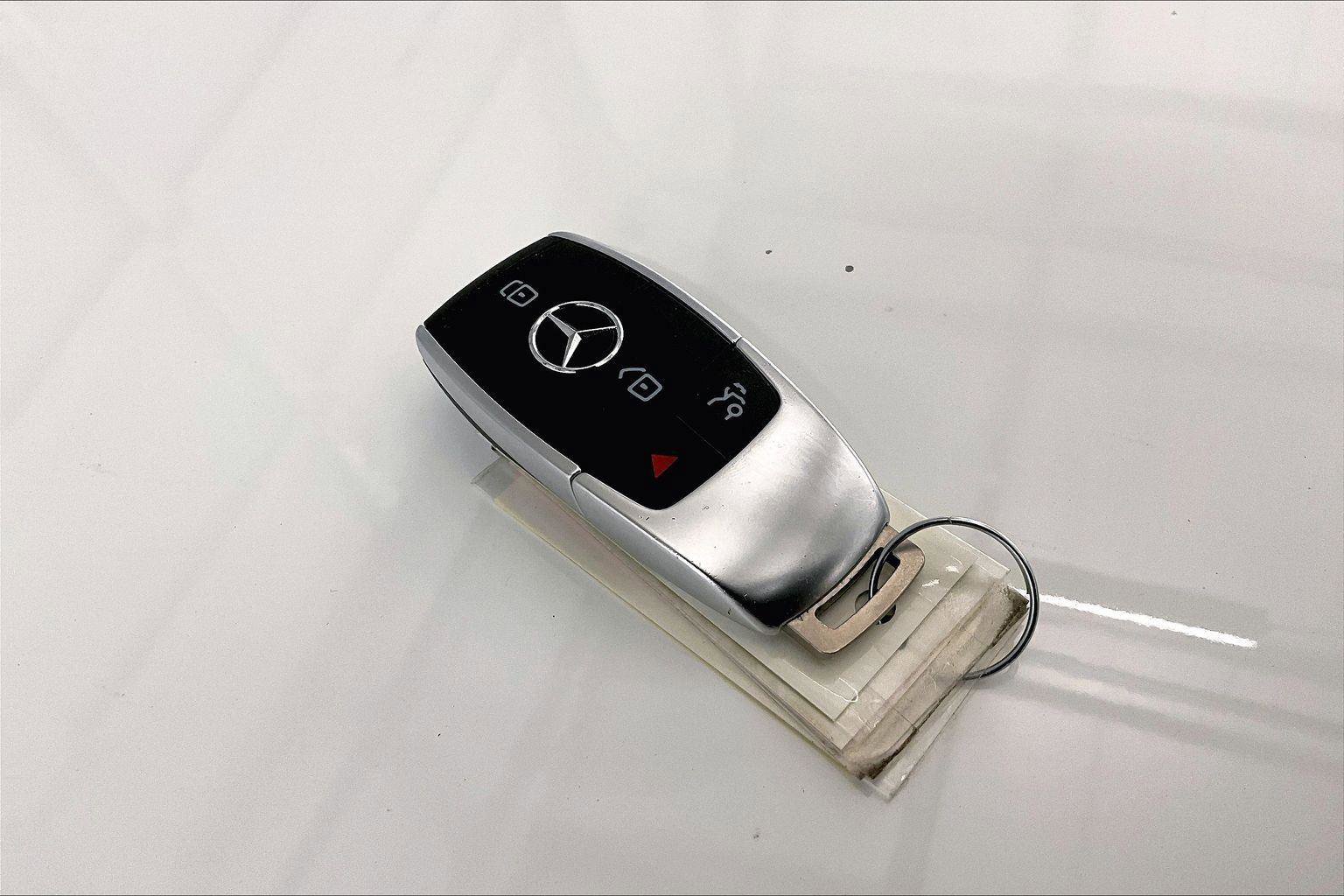 Used 2021 Mercedes-Benz GLB 250 4MATIC image 9