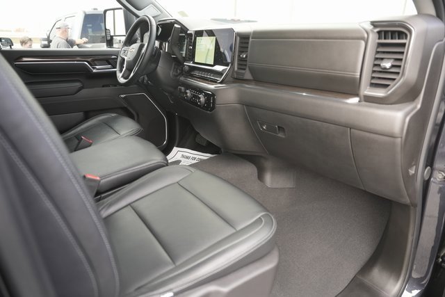 Used 2024 Chevrolet Silverado 2500 LT w/ Convenience Package image 17