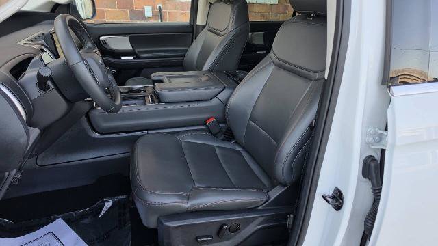 Certified 2025 Ford Expedition Active AWD/4WD image 10