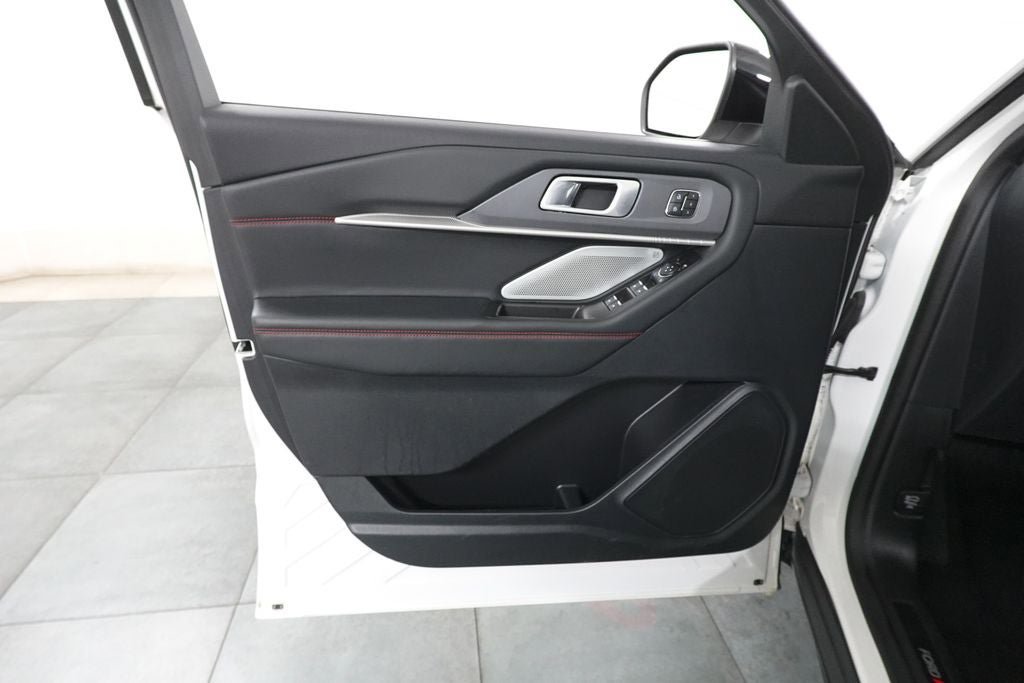 Certified 2025 Ford Explorer ST AWD/4WD image 24